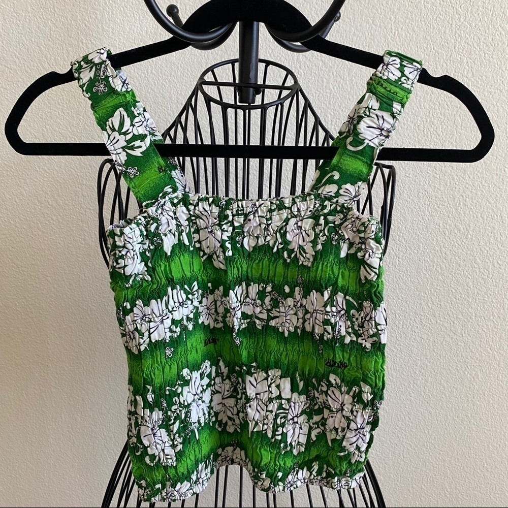 New Without Tags Trendy Floral top + skirt from Bahamas